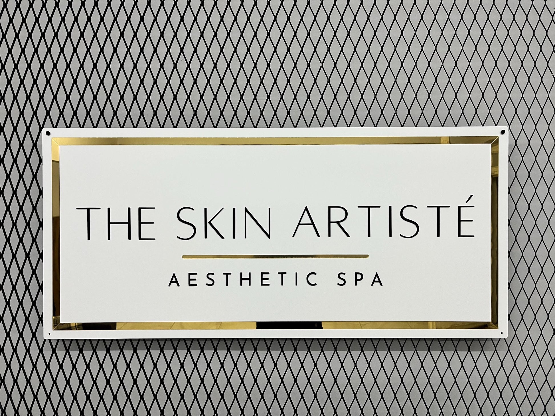 Rectangle Sign For Business Decor | White Background Mirror Sign